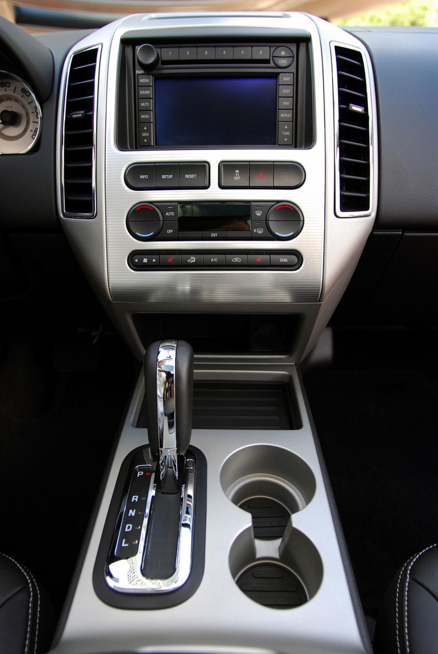  Ford Edge 2007 года  (фото 44 из 107)
